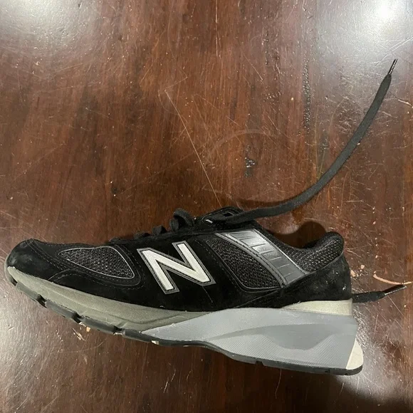 1-990v New balance tennis shoes - Picture 4 of 6